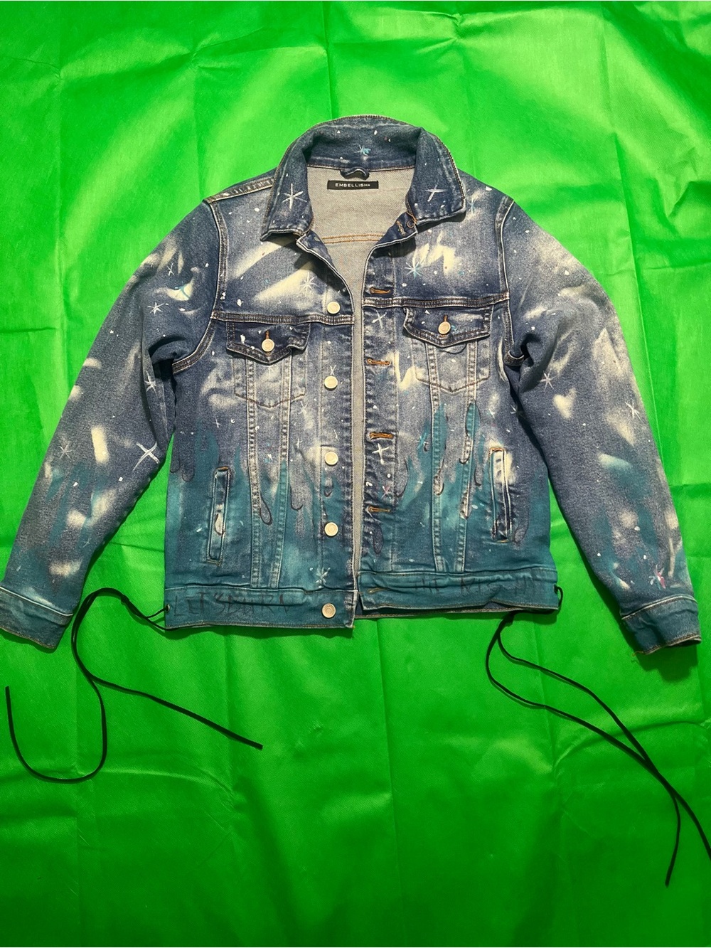 Men's Size M Skinny Denim Jacket in Blue with Spray-Distressed Size 30 jeans